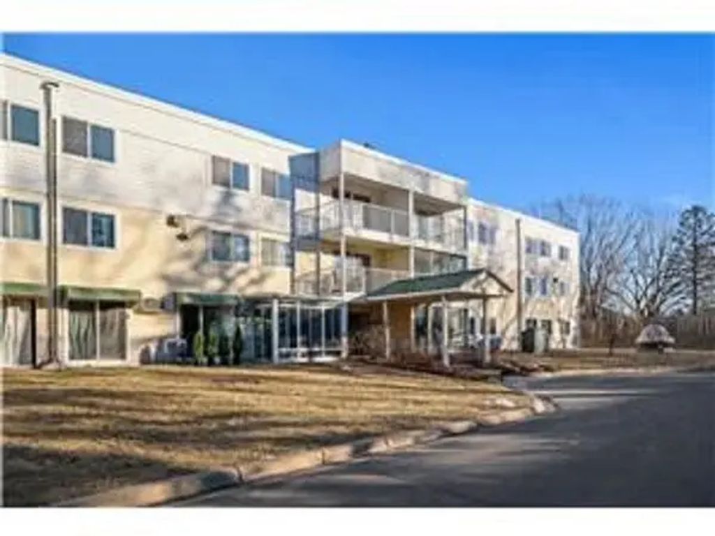 130 Demont Avenue E 151, Little Canada