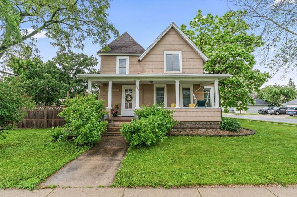 321 1st Avenue Se, Pine Island