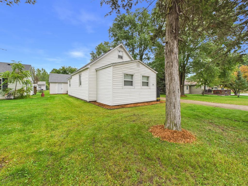 130 4th Avenue S, Foley