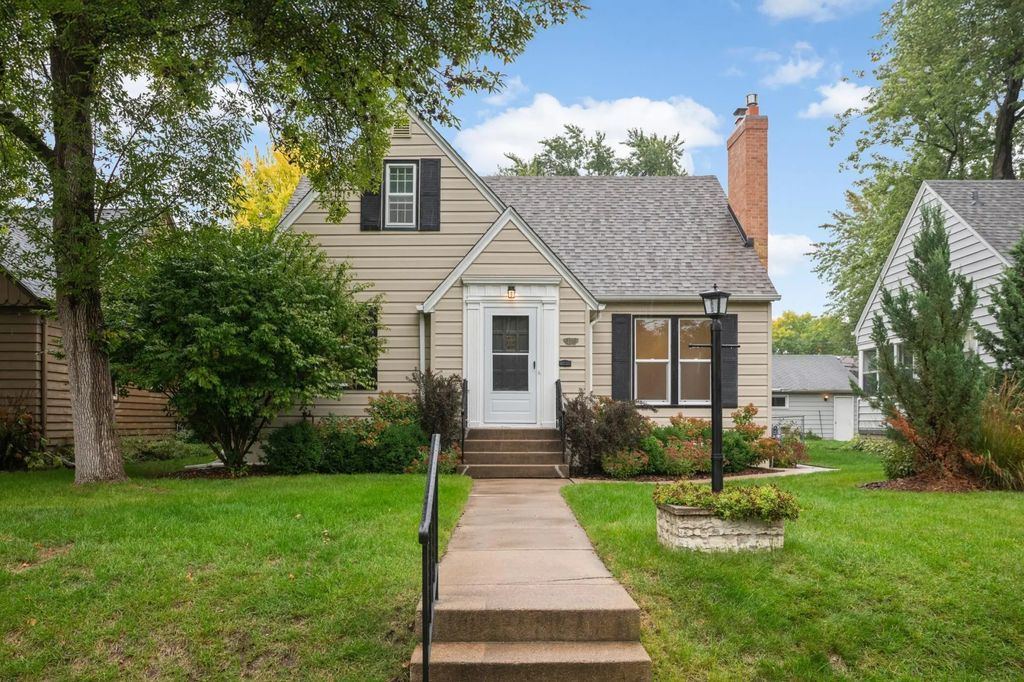 4150 Abbott Avenue N, Robbinsdale