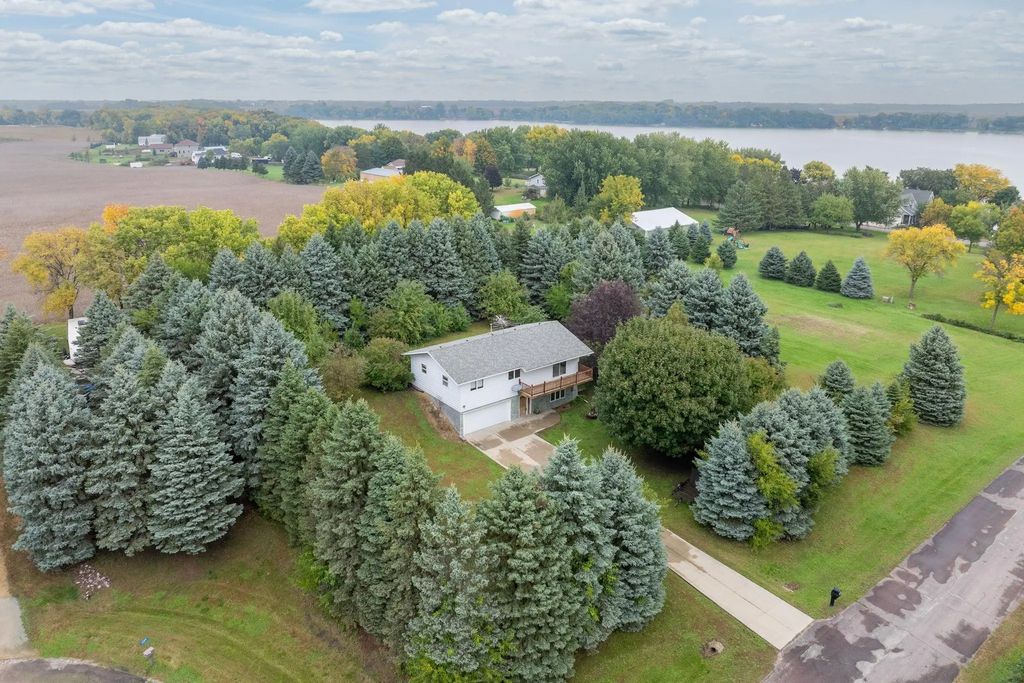 1207 William Street, Kasota