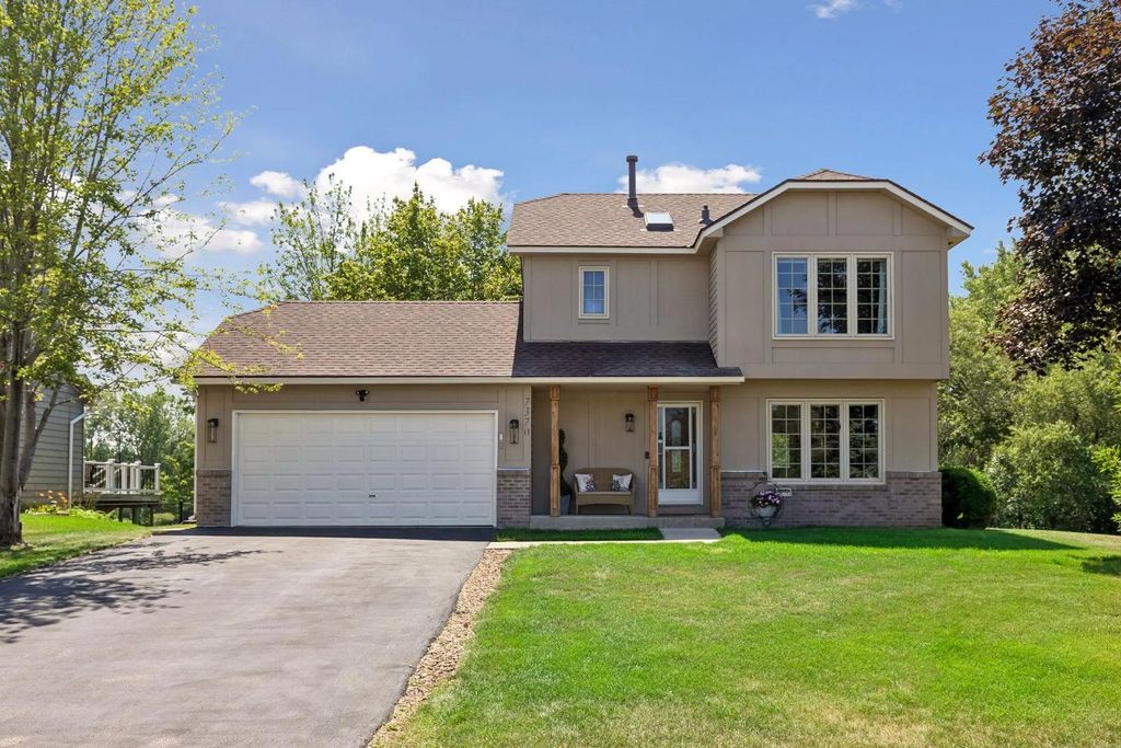 7370 158th Street W, Apple Valley