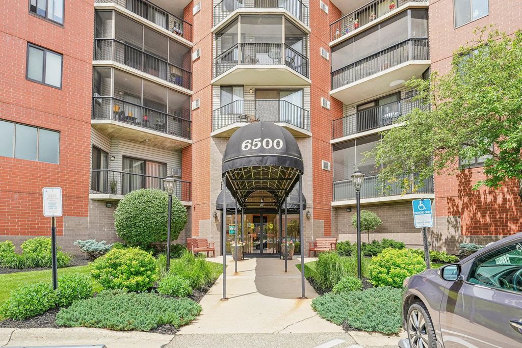 6500 Woodlake 702, Richfield