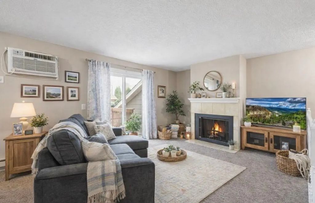 3 Somerset Drive, Waconia
