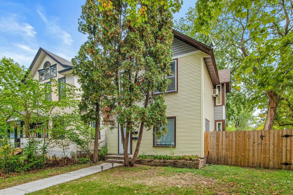 2745 29th Avenue S, Minneapolis