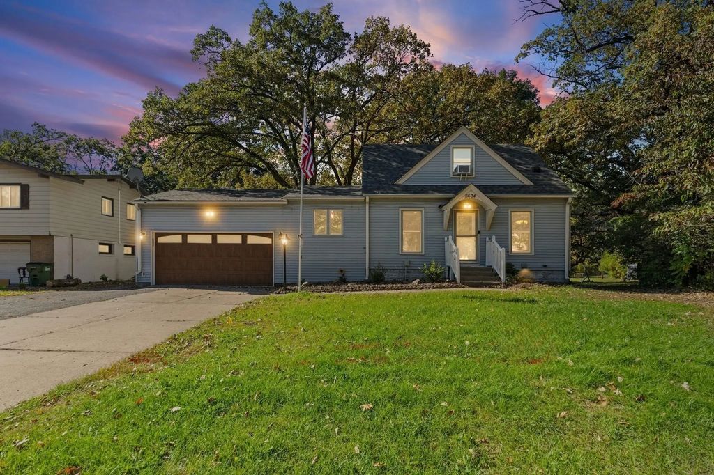 8634 Lincoln Street Ne, Blaine