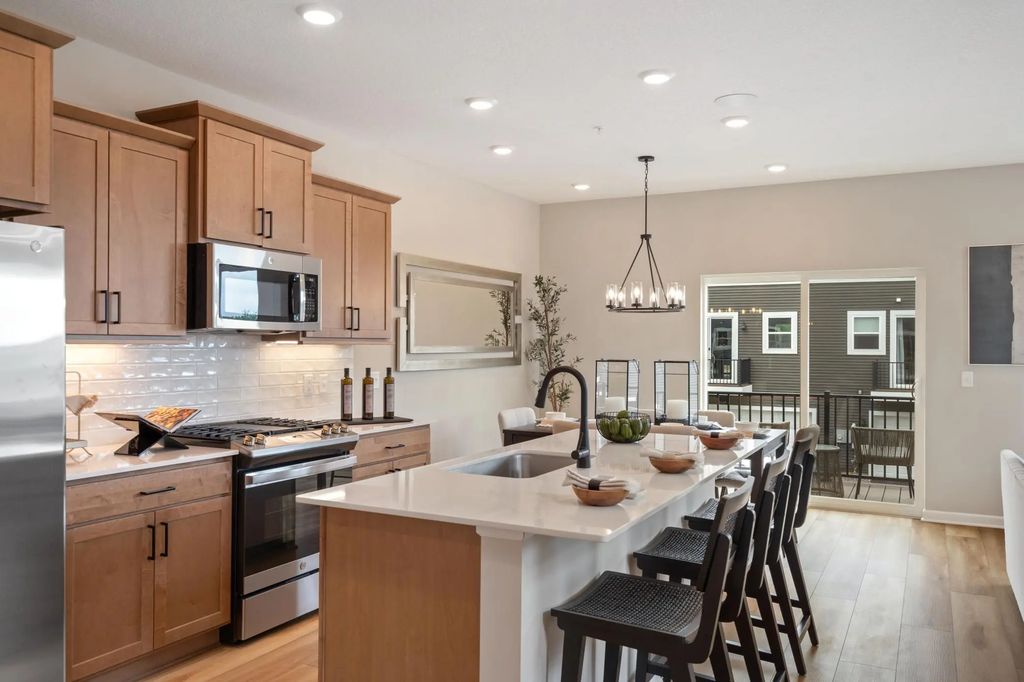 13627 Pine Drive, Rogers