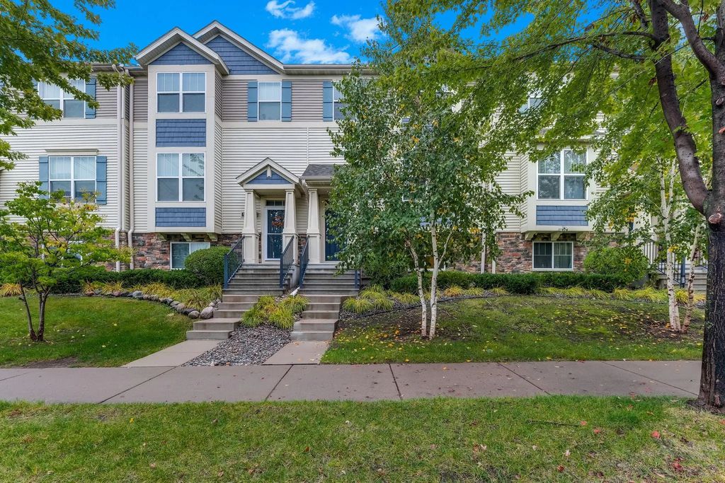 9673 Toledo Lane N, Brooklyn Park