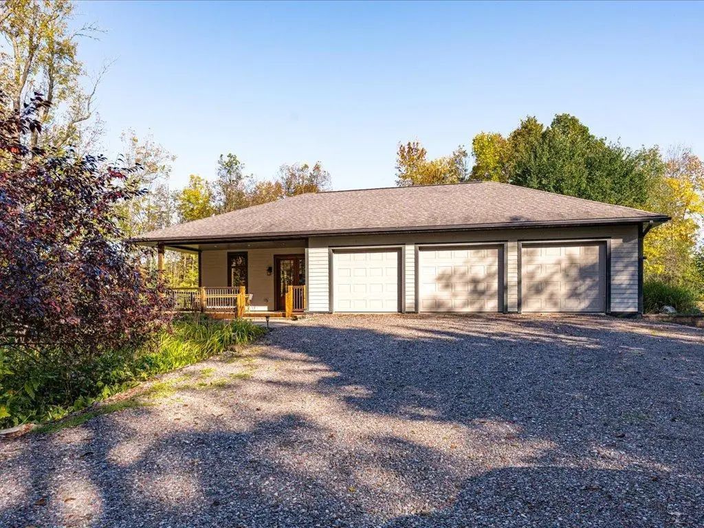 92598 Spells Road, Sturgeon Lake