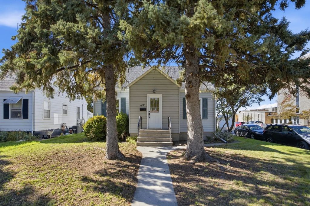 631 11th Street N, Moorhead