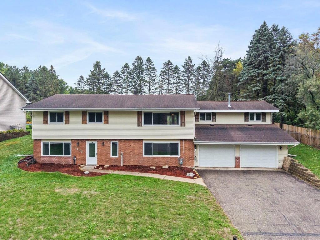 1435 56th Street E, Inver Grove Heights