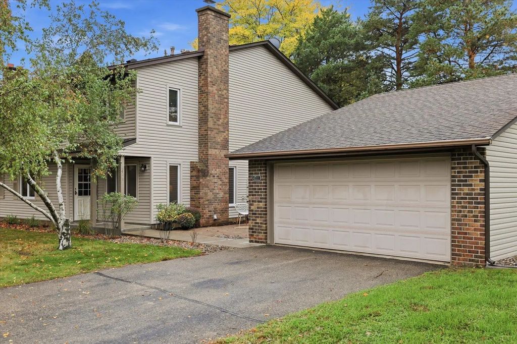 4711 Lund Point, Eagan