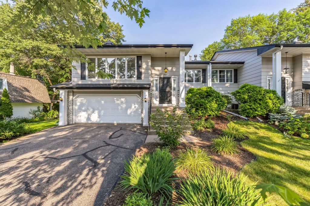 9505 Clubhouse Road, Eden Prairie