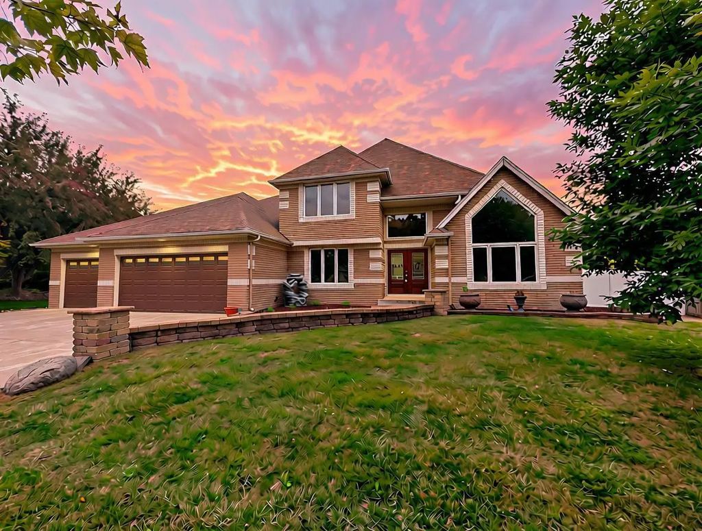 7932 Orchid Lane N, Maple Grove