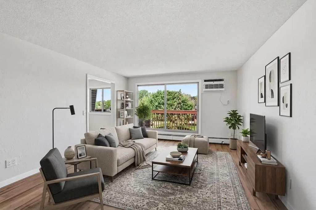 14630 Garrett Avenue 611, Apple Valley