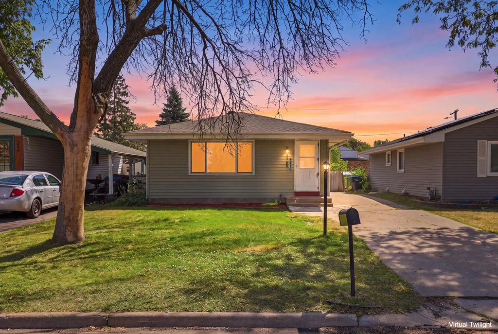 2336 12th Avenue E, North Saint Paul