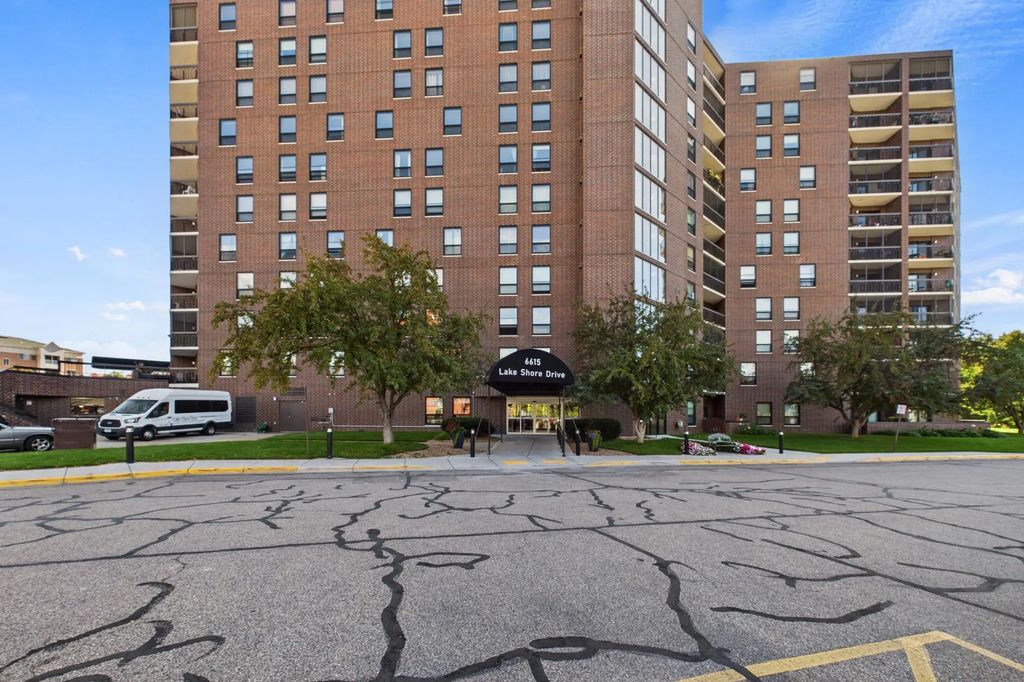 6615 Lake Shore Drive S 607, Richfield