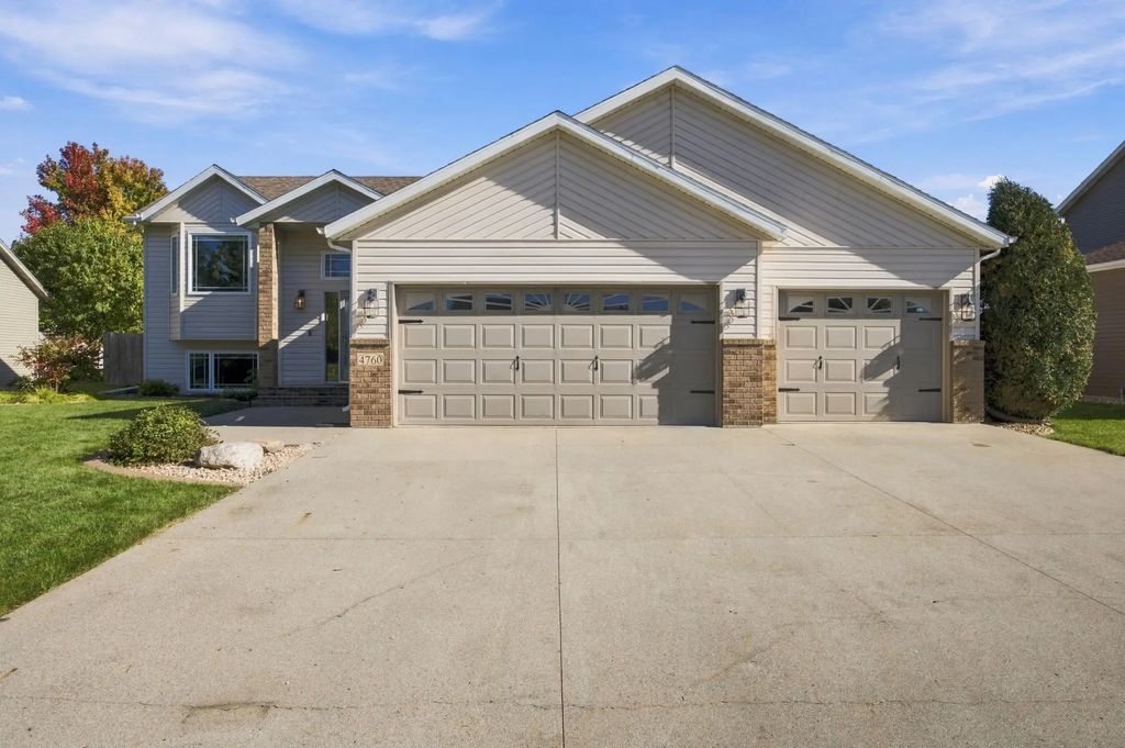 4760 Arbor Court S, Fargo