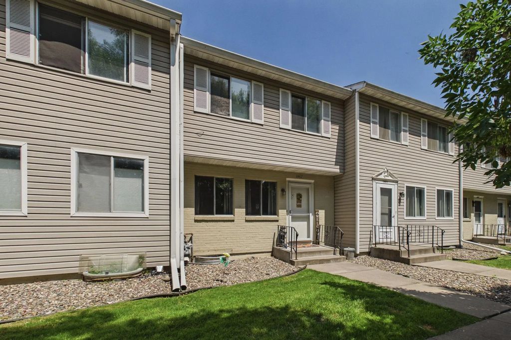 1467 Goodwin Avenue N, Oakdale