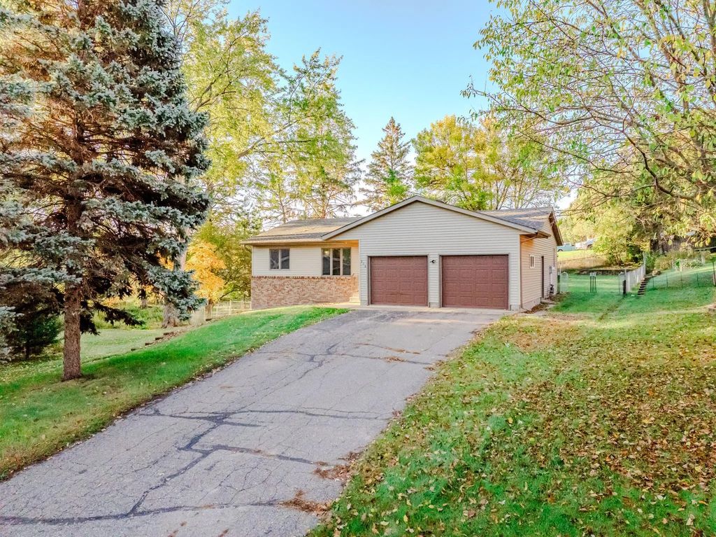 316 8th Avenue S, Sartell