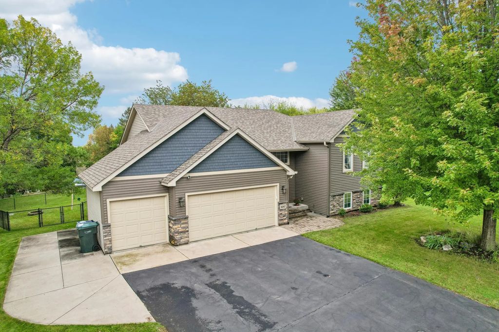 16982 Georgetown Way, Lakeville