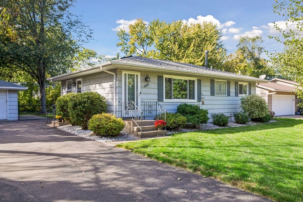 4333 Diamond Drive, Eagan