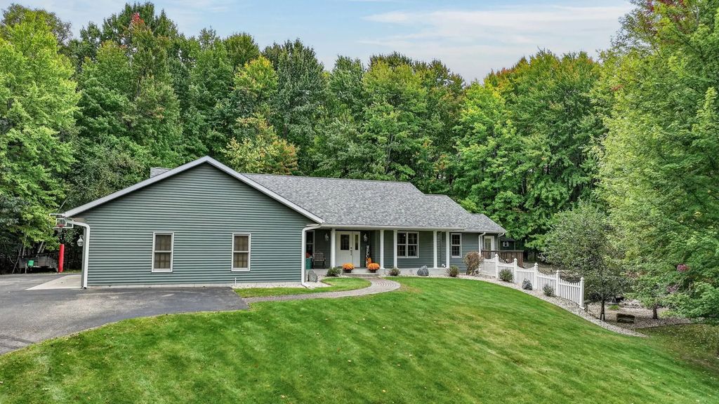 13045 76th Avenue, Chippewa Falls