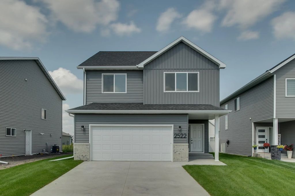 2522 38th Avenue S, Moorhead