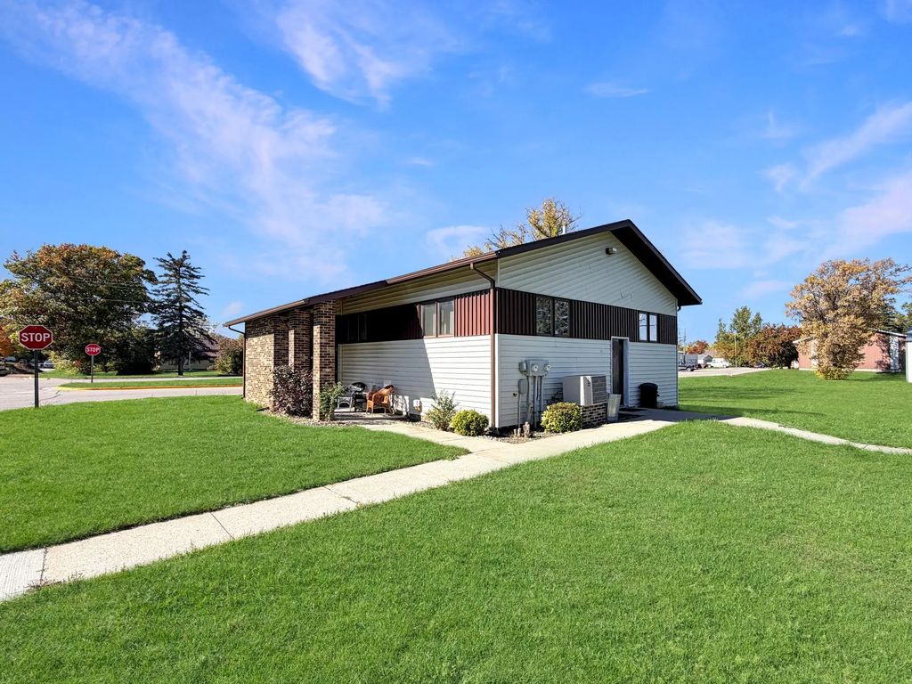 227 1st Avenue Sw, Clearbrook