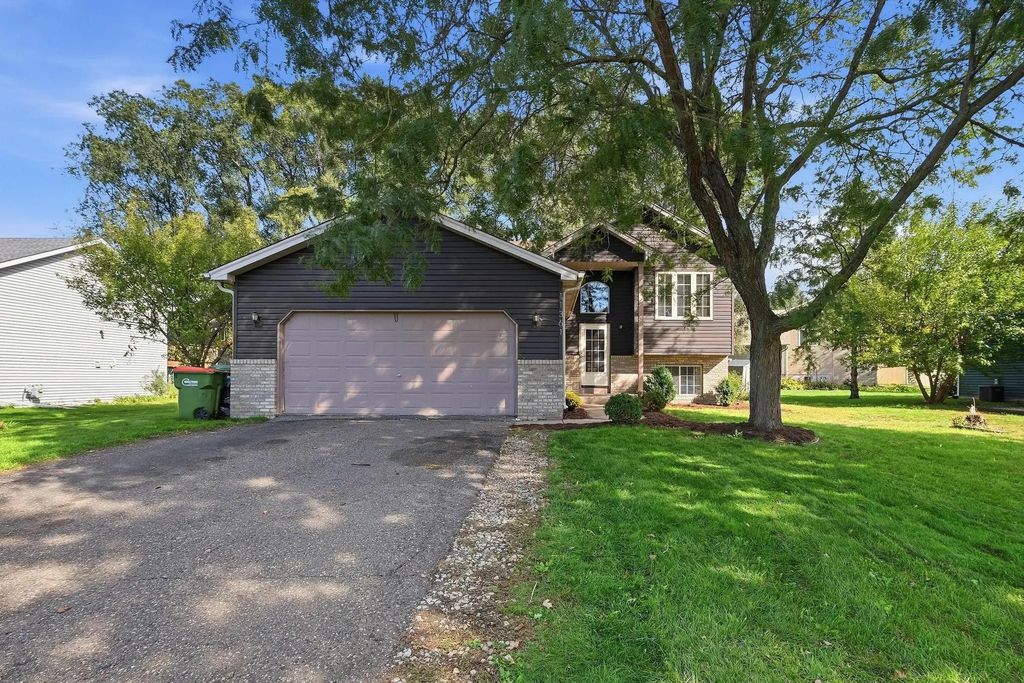 11361 Tyler Street Ne, Blaine