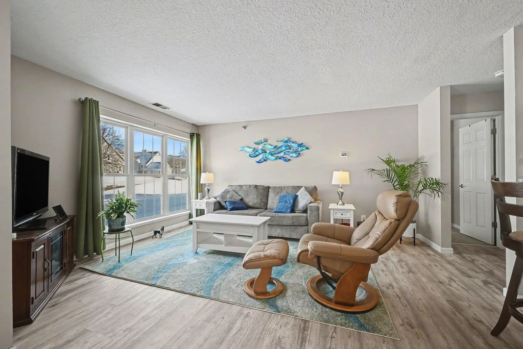 6165 Chasewood Parkway 1, Hopkins