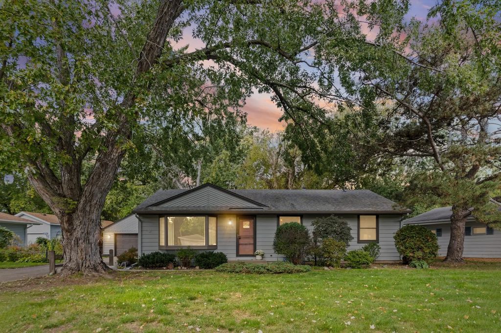 10230 York Lane, Bloomington