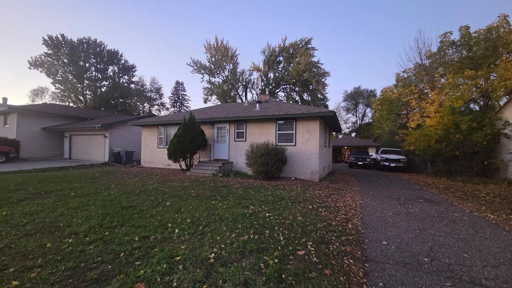 627 Grant Street, Anoka