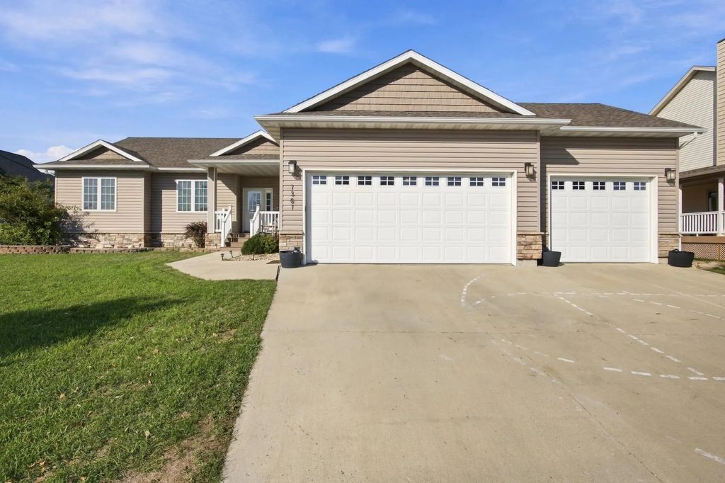 1381 Morningside Drive, Casselton