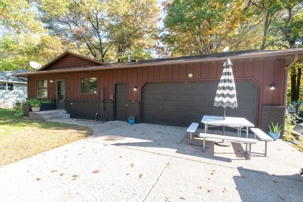 908 9th Street Ne, Little Falls