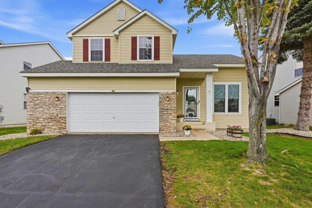 6621 Carlisle Curve, Shakopee