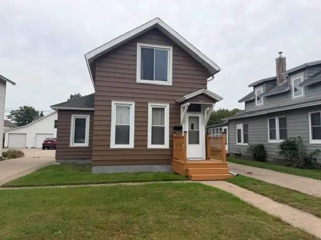 825 W 5th Street, Winona