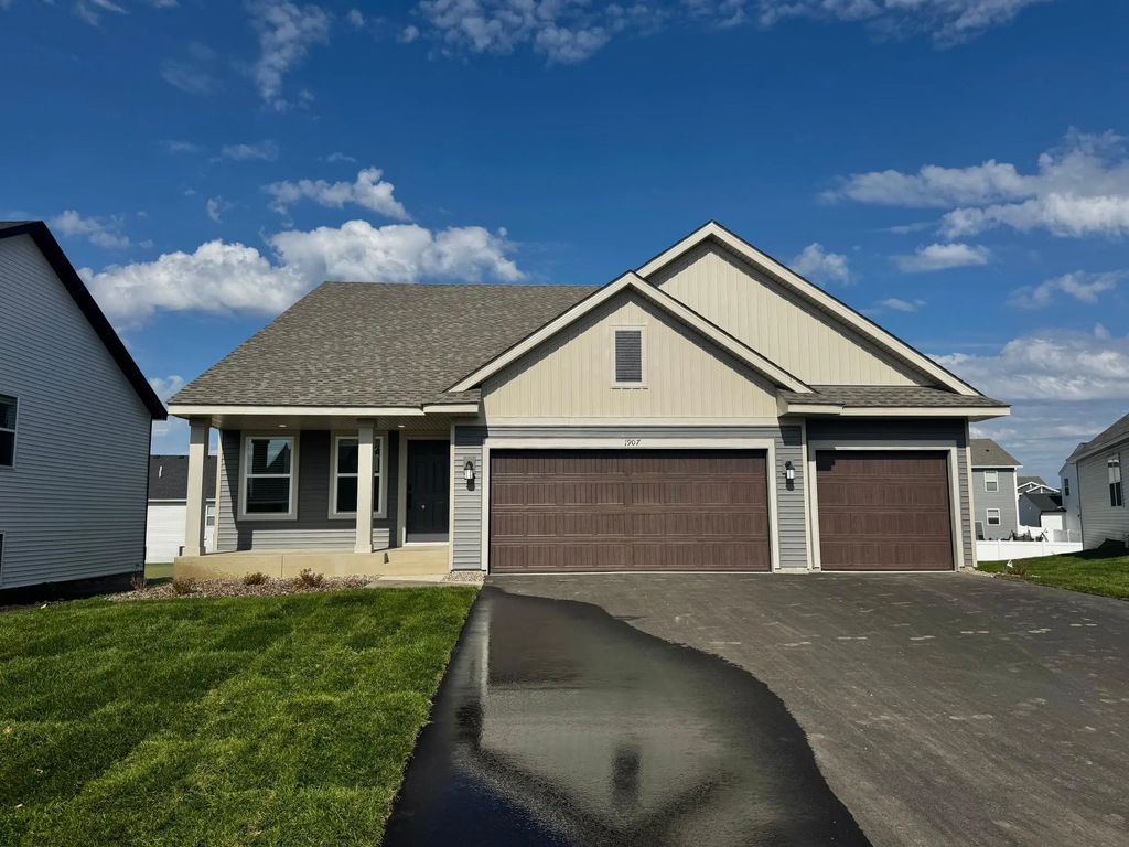 1907 Dogwood Court, Carver