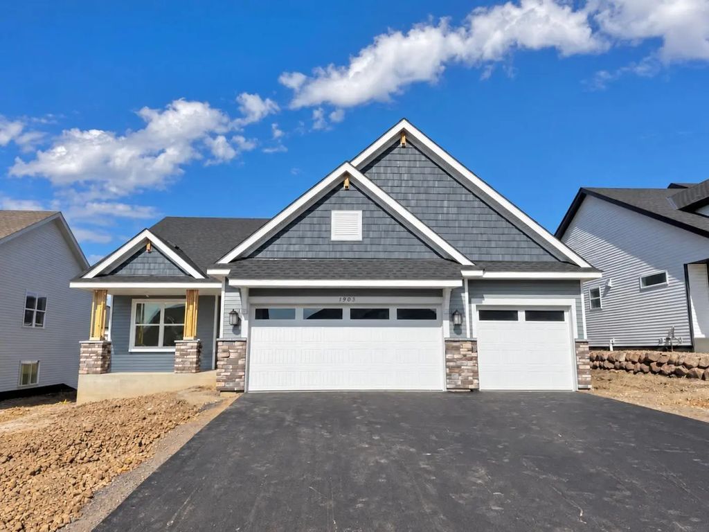 1903 Dogwood Court, Carver
