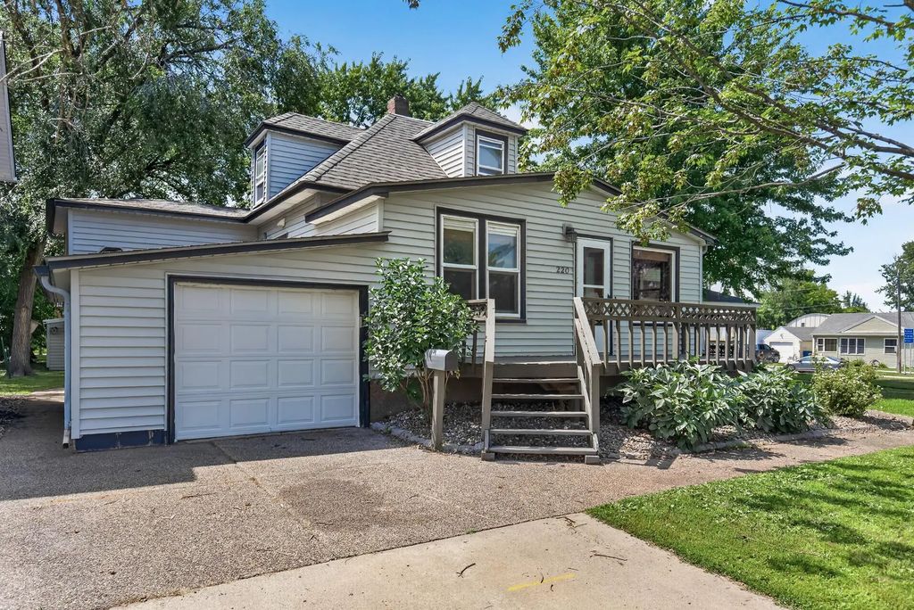220 N Chestnut Street, Belle Plaine