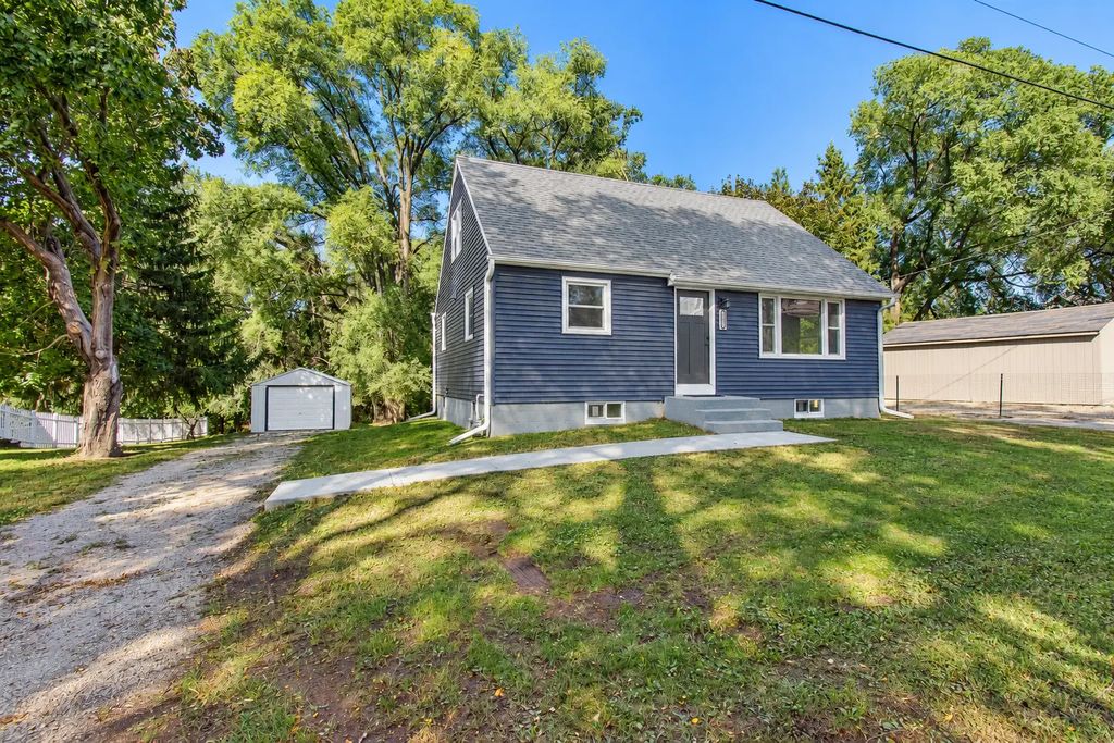 2115 E River Road Ne, Rochester