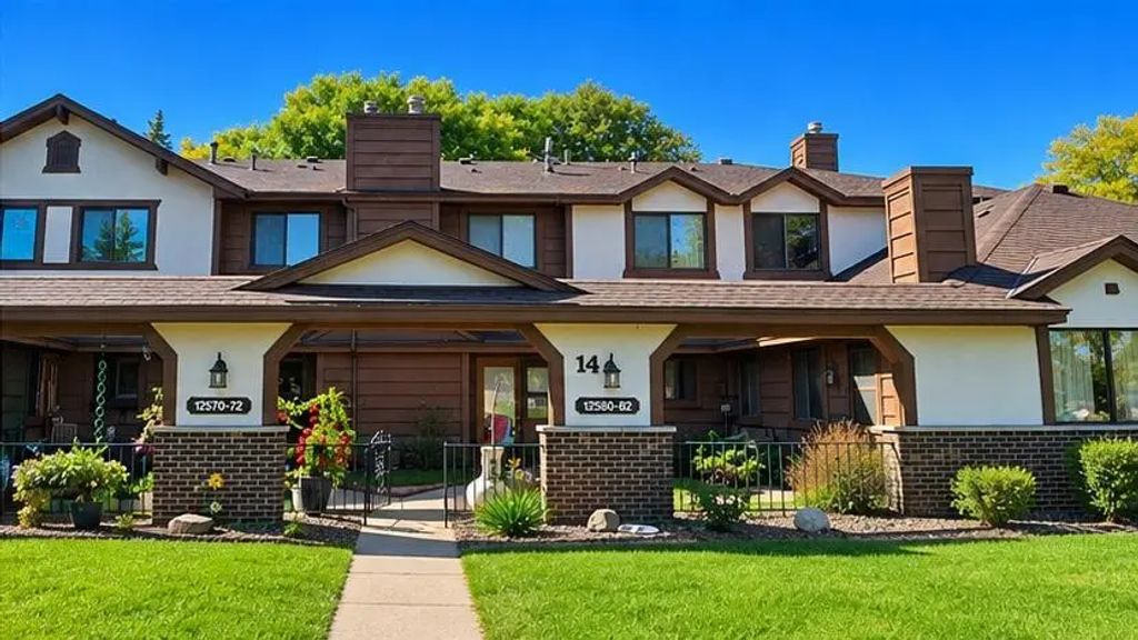 12572 University Avenue Nw, Coon Rapids
