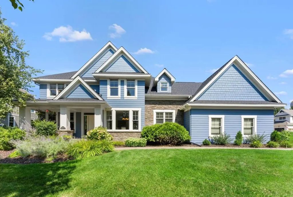 10930 Bentwater Lane, Woodbury
