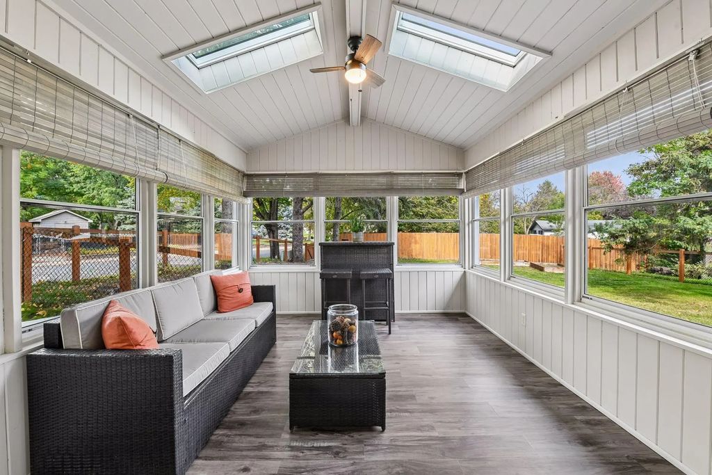 501 Laredo Lane, Chanhassen
