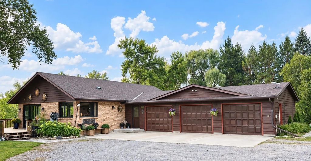 26003 Heritage Road, Cold Spring