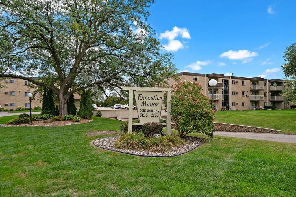 3155 Old Highway 8 304, Roseville