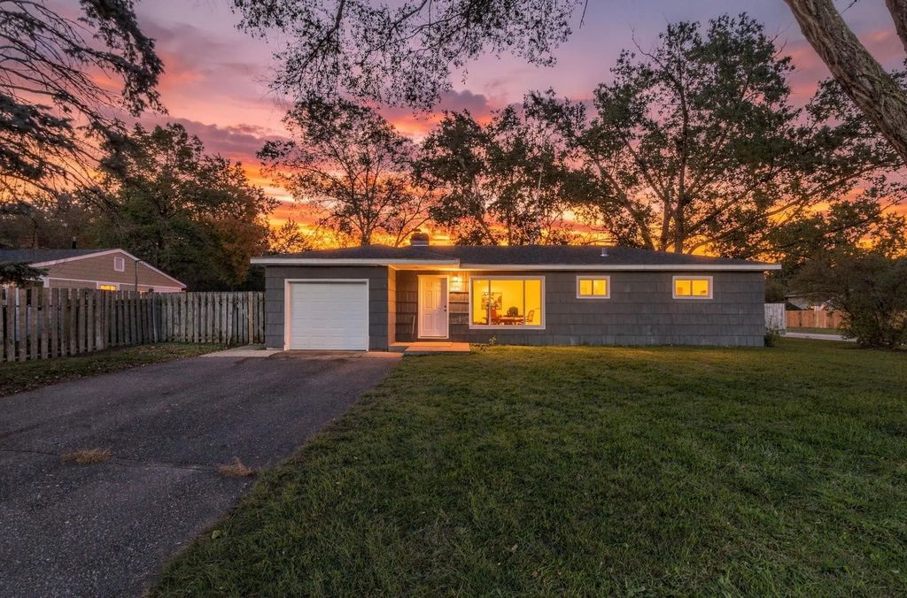 10101 Palm Street Nw, Coon Rapids