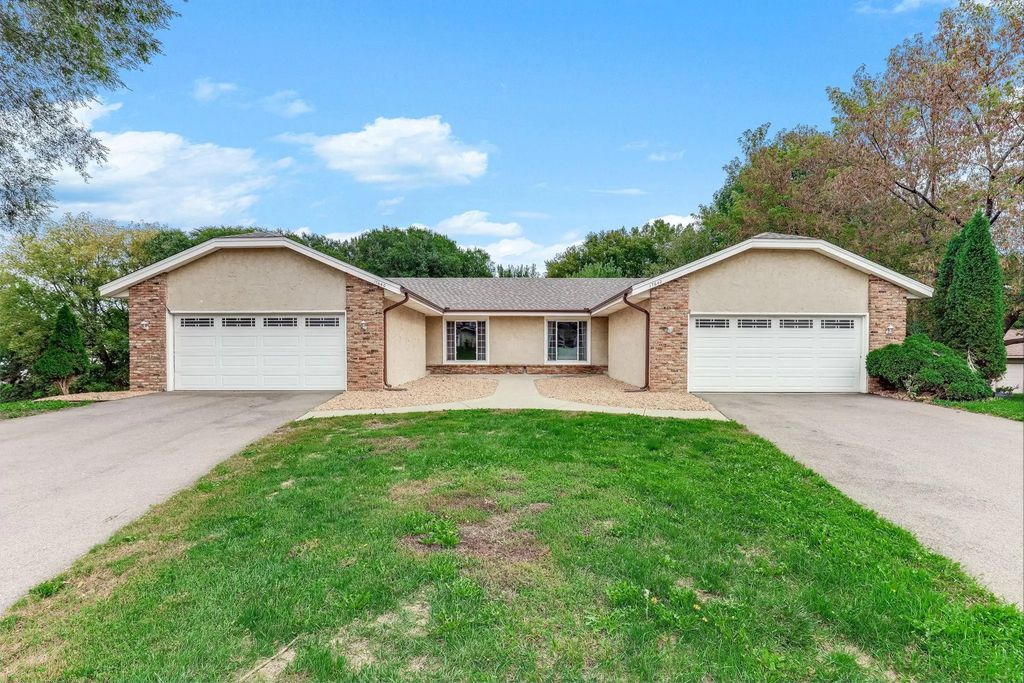 17640 Ionia Court, Lakeville