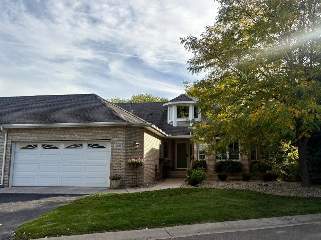 16035 38th Avenue N, Plymouth