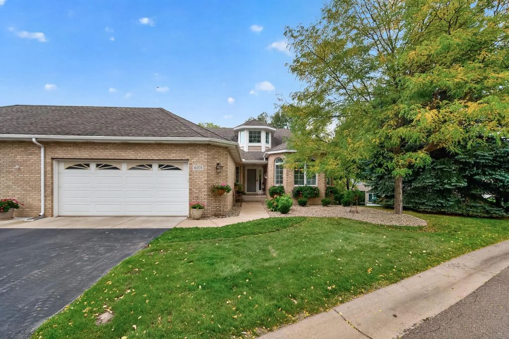 16035 38th Avenue N, Plymouth